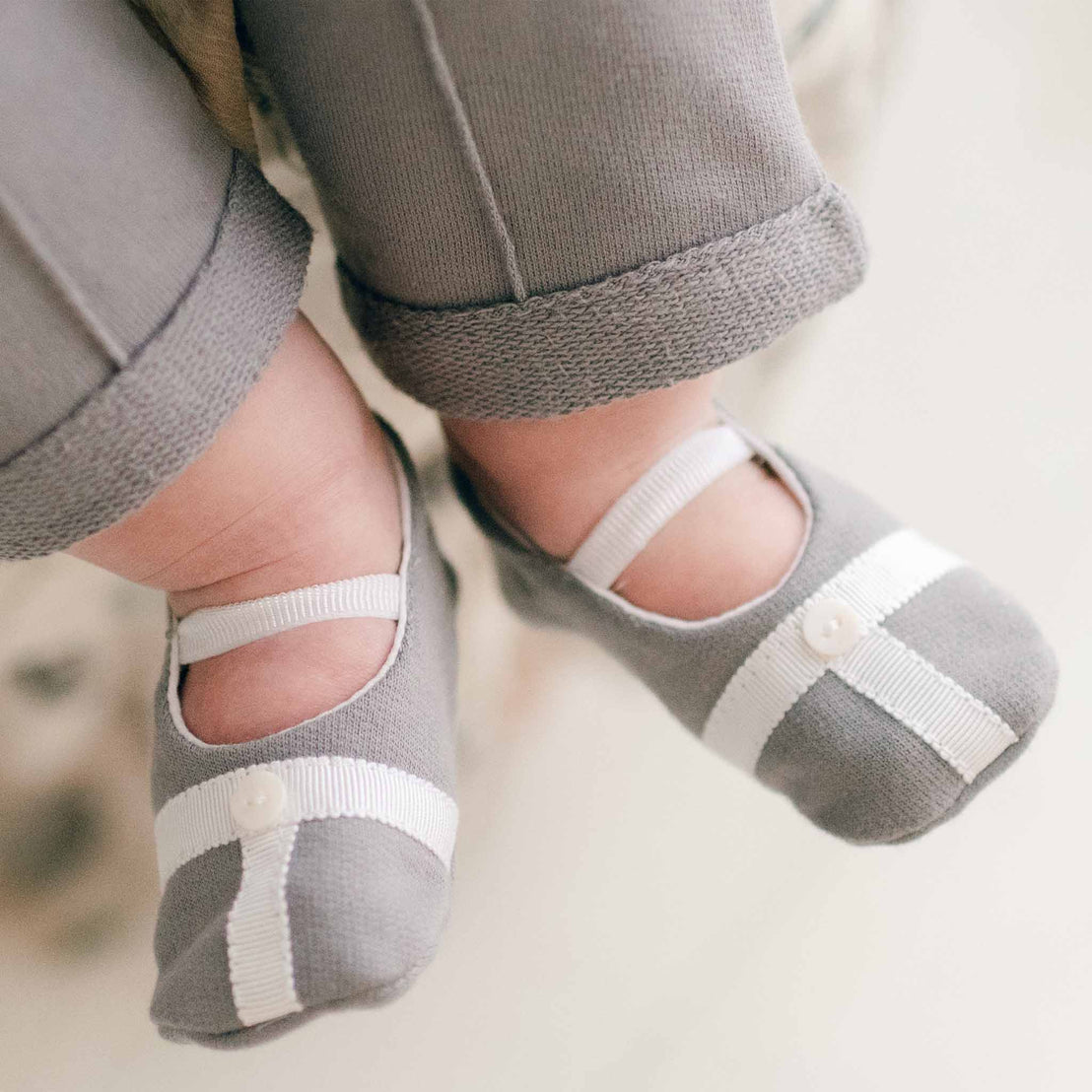 Grey cotton baby boy booties Milo